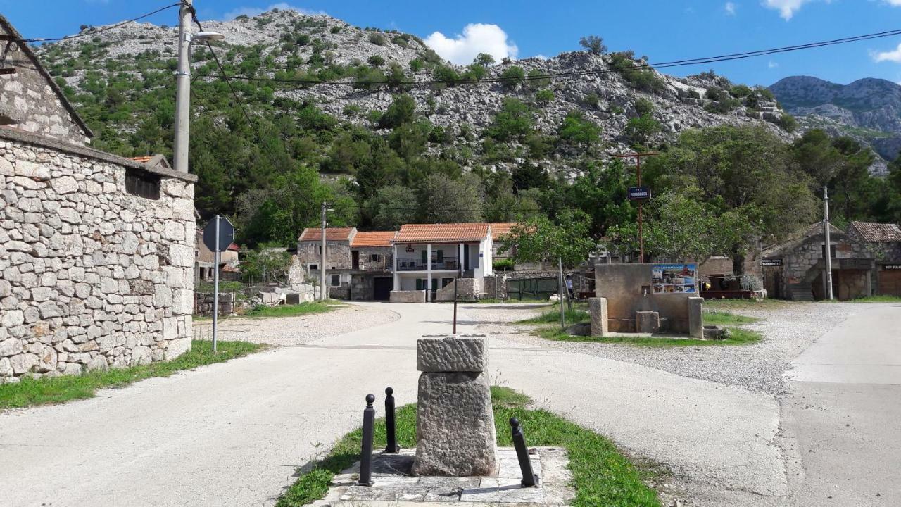 סטאריגרד-פקלניצה Holiday Home Paklenica מראה חיצוני תמונה